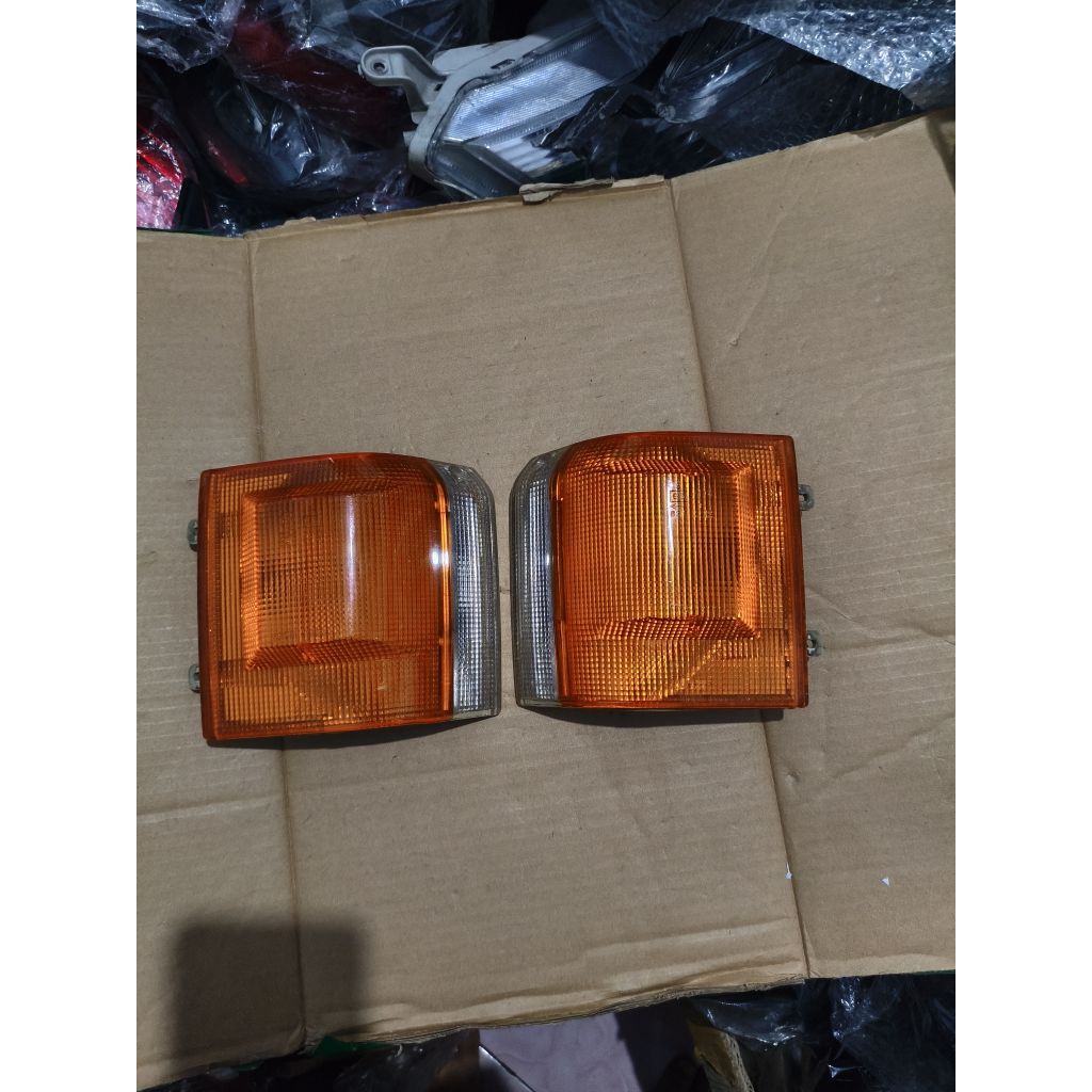 Kijang super original japan koito ไฟเลี้ยวหน้า