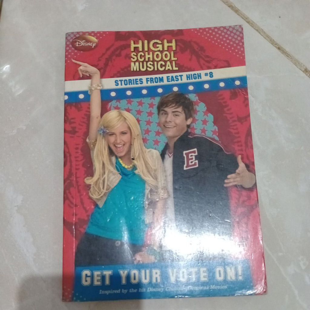 HIGH SCHOOL MUSICAL STORIES จาก EAST HIGH 8 GET ของคุณที่