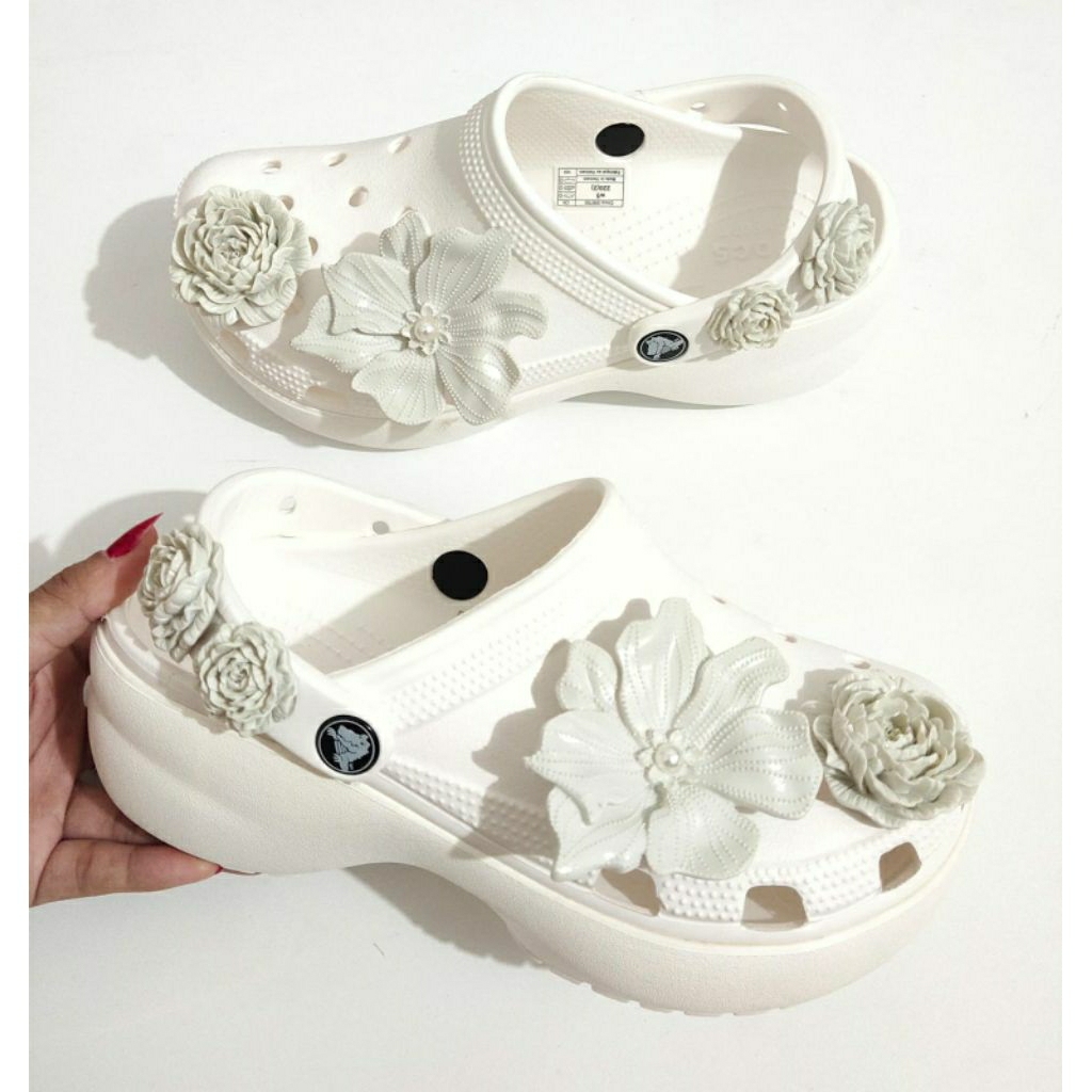 CROCS PLATFORM FLOWER CLOG ผู้หญิง