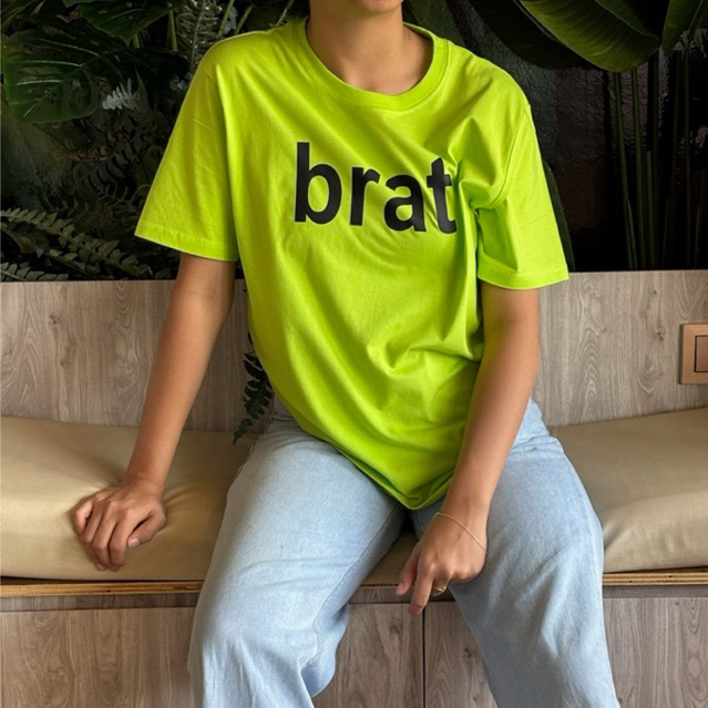 [ใหม่] เสื้อยืด Charli Xcx brat เสื้อยืดคอกลมและปาดไหล่| Charli Xcx 365 เสื้อยืดคอปกและปิดไหล่สาวปาร