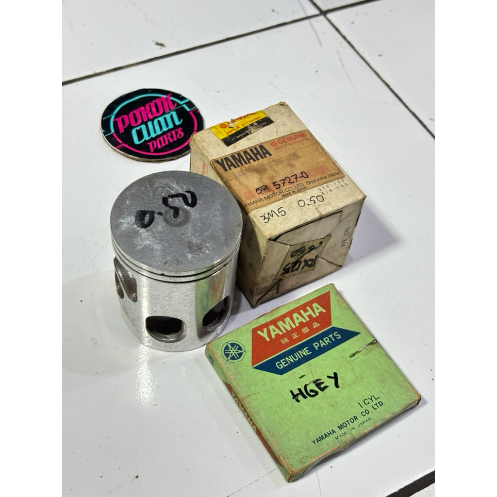 ลูกสูบและแหวนyamaha rx125 os 50 made in japan 3M5-17636-01 gn1