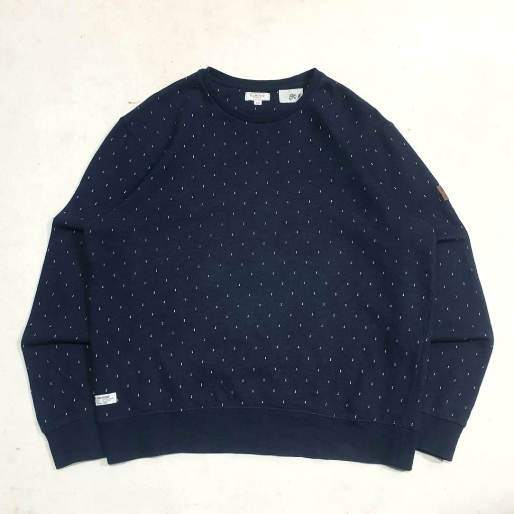 คอกลม แบรนด์ที่สอง ELWOOD