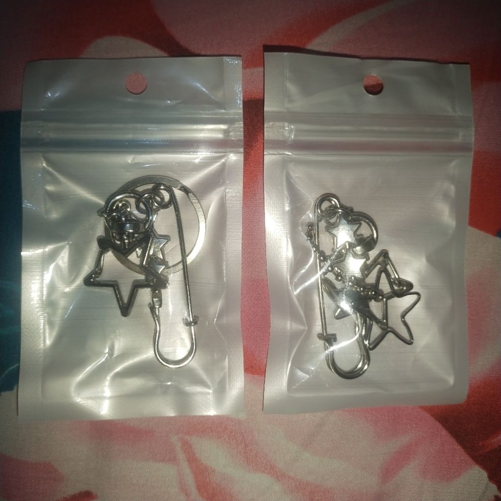 Guppyhappy0o0 - พวงกุญแจ y2k | พวงกุญแจ y2k star | พวงกุญแจ y2k สีดํา | พวงกุญแจความงาม Y2k | พวงกุญ