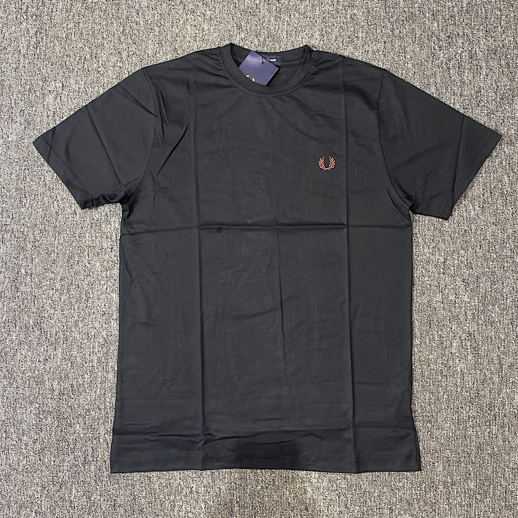 AMD 243 FRED PADI MENS SHORT-SLEEVED PLAIN เสื้อยืดสีดําพร้อมโลโก้ EMBROIDERED