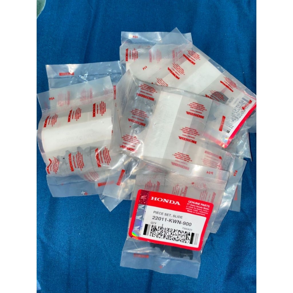 ชิ้นสไลด์ชุด KWN บรรจุ 10 ชิ้น Slider KWN Vario 125/150 Pcx 150/160 - 22011KWN900