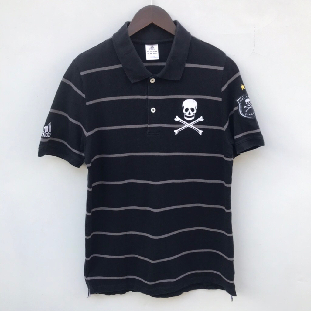 เสื้อคอปกโดย Adidas Orlando Pirates เสื้อโปโลสีดําขนาดกลาง