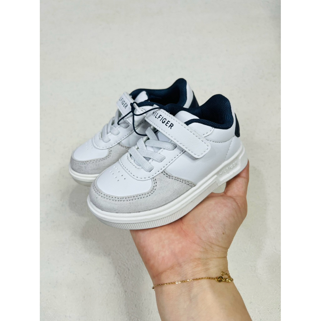 รองเท้า JAYDEN | TOMM* HILF*GER รองเท้าสําหรับ BOYS AND GIRLS UNISEX