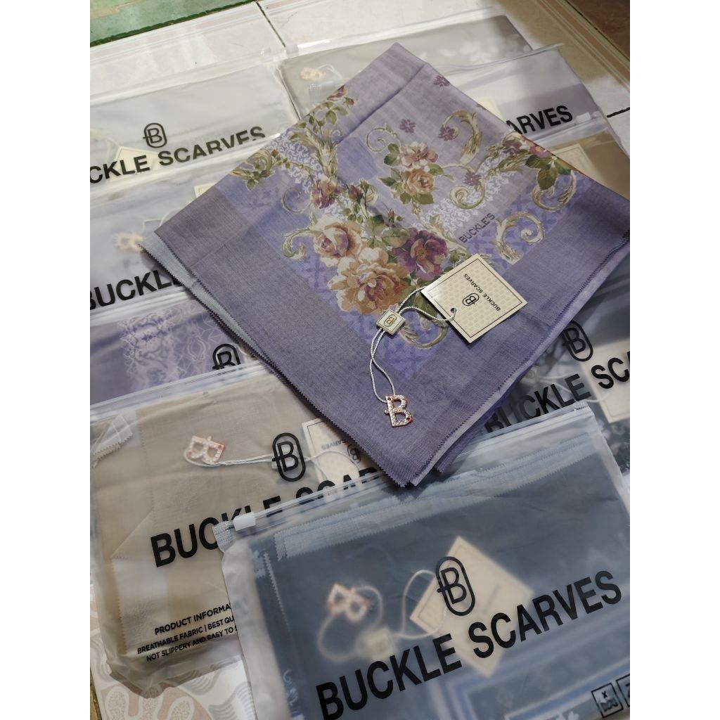 CONTENTTS 10 ชิ้นหัวเข็มขัดพรีเมี่ยม MOTIF LGO B PKING กระเป๋าพรีเมี่ยม SIBLEM