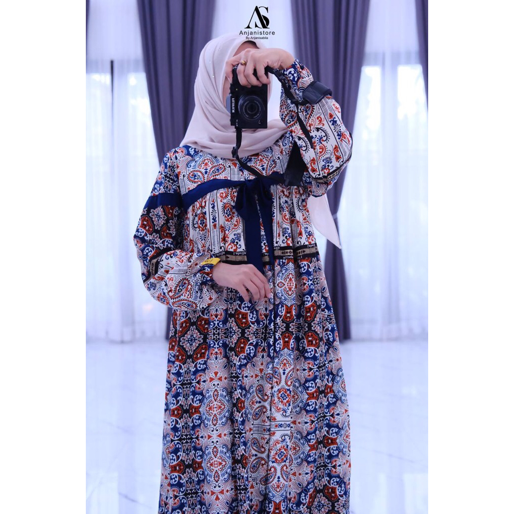 Labella ภาครายวันของ anjani Label เดรสลายดอกไม้