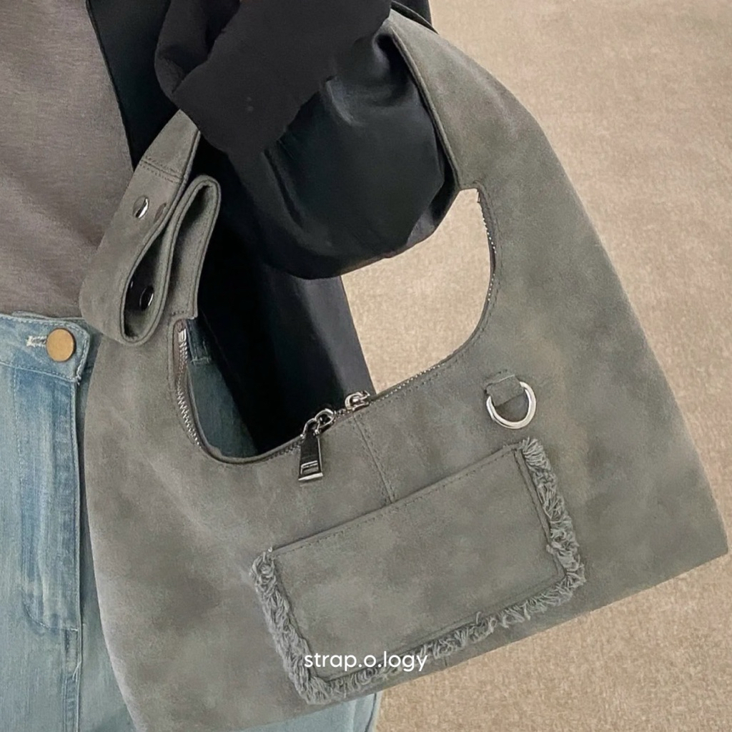 กระเป๋าหนังกลับ Dakota y2k