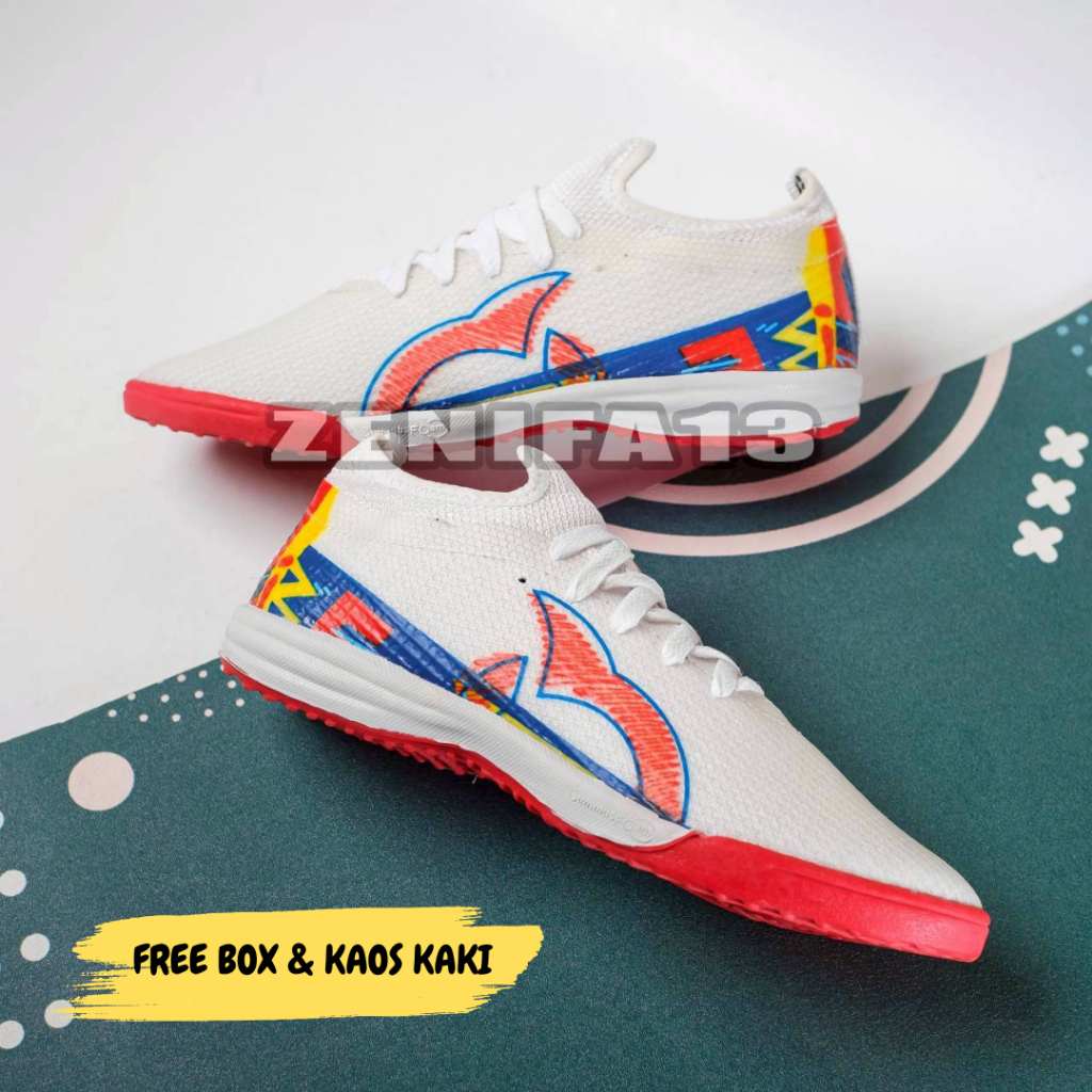 Ortuseight Catalyst Liberte V4 IN Semi Boots Futsal Shoes - White/Ortred