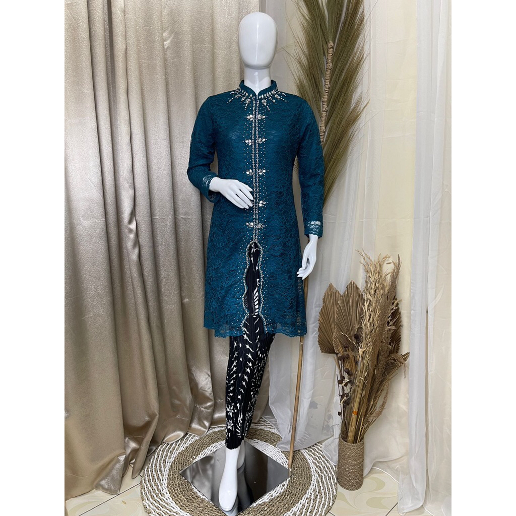 Zigzag Tunic Kebaya / Kebaya ล่าสุด / Tunic Kebaya / Zigzag Kebaya