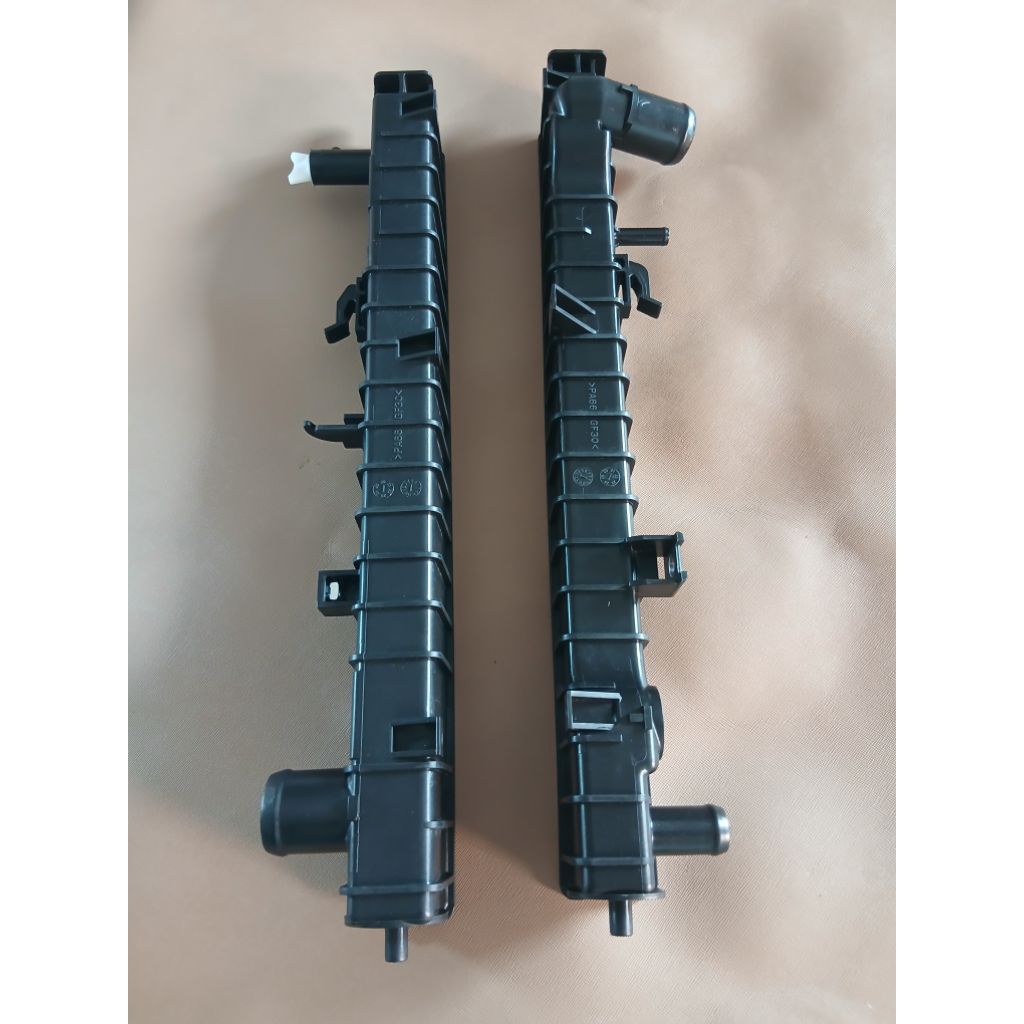 UPPERTANK RADIATOR FORD ESCAPE / MAZDA TRIBUTE
