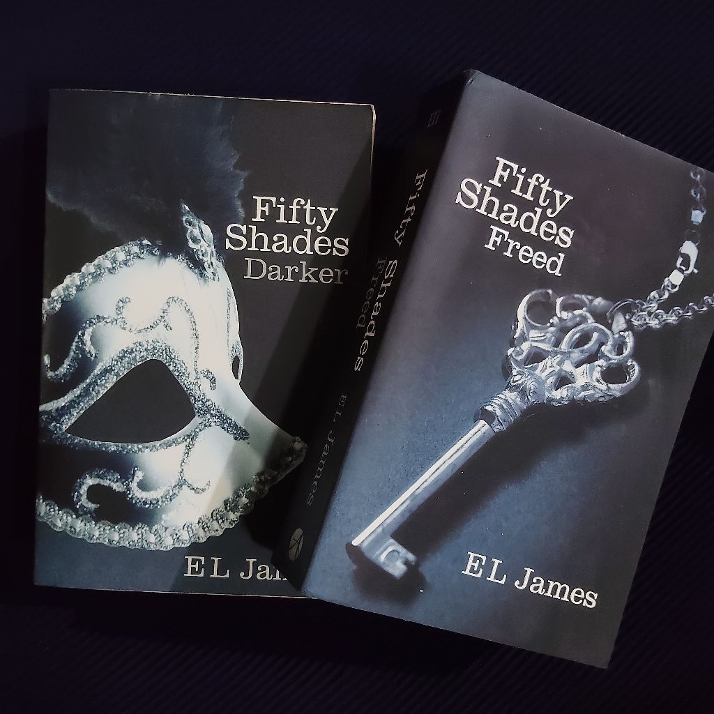 หนังสือต้นฉบับ • แพ็คเกจนวนิยายภาษาอังกฤษ เล่ม 2&3 - Fifty Shades Darker & Fifty Shades Freed / EL J