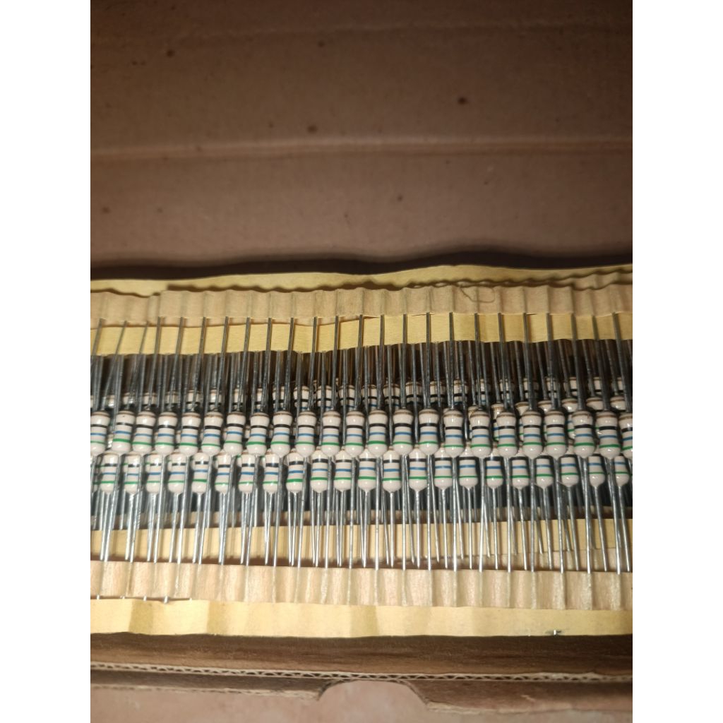 1/4 วัตต์ R-50 Taiwan 56ohm Resistor (100 ตัว)