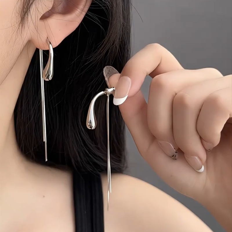 MATA AT159 ซื้อ 68K แถมโบนัสฟรี ต่างหูพู่หยดน้ําสีเงินเกาหลี สองวิธีสวมใส่