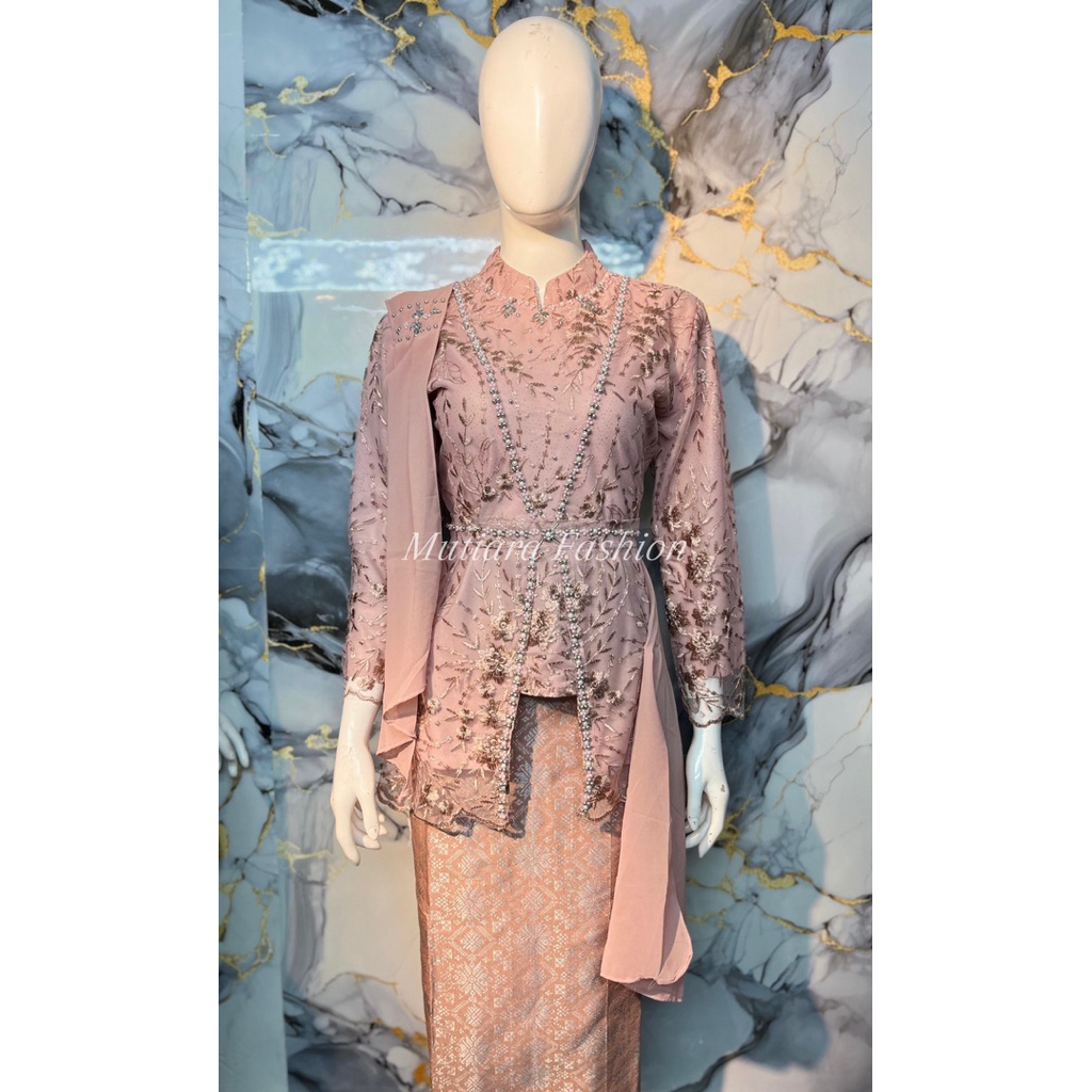 VIE SHAWL KEBAYA SET // MODERN KEBAYA // GRADUATION KEBAYA // MODERN KEBAYA // UNIFORM KEBAYA