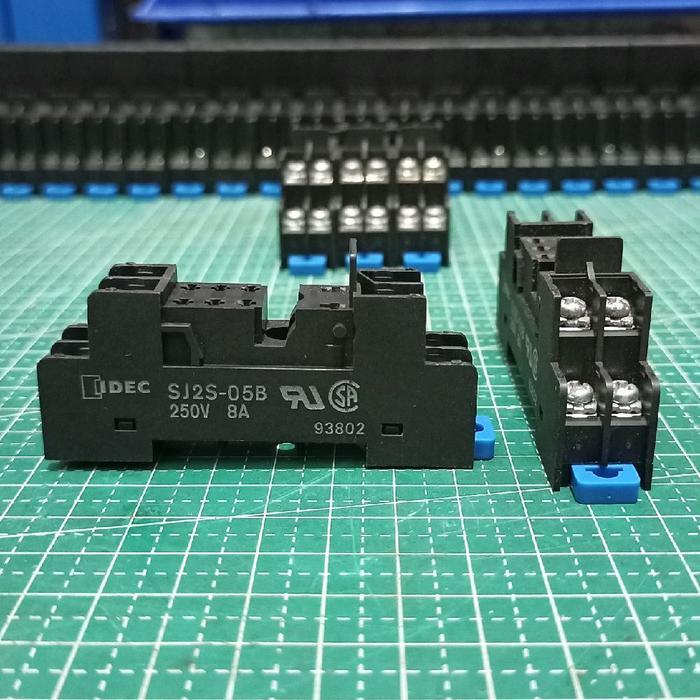 เบ้า IDEC SJ2S-05B 8 Pin