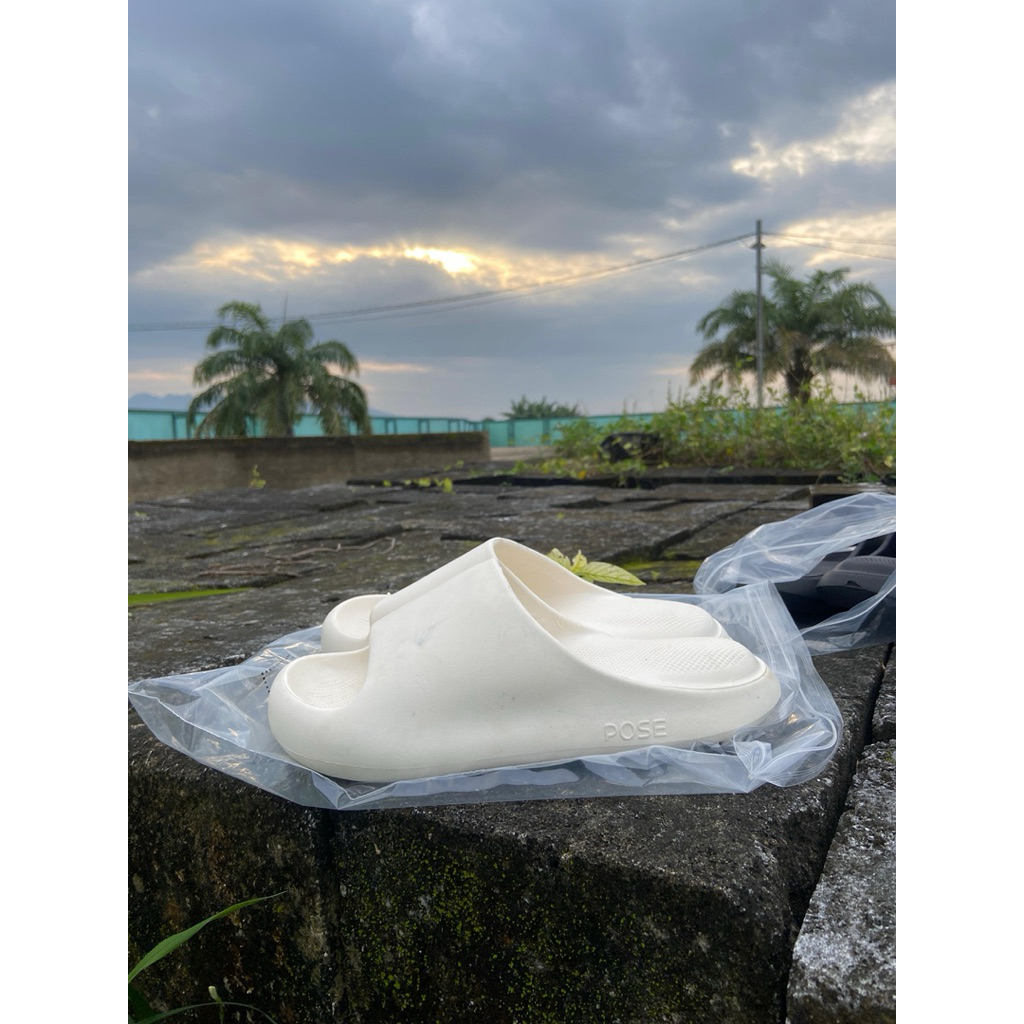 ต้นฉบับ POSE รองเท้าแตะ ปฏิเสธ รองเท้าแตะผู้ชาย รองเท้าแตะผู้หญิง