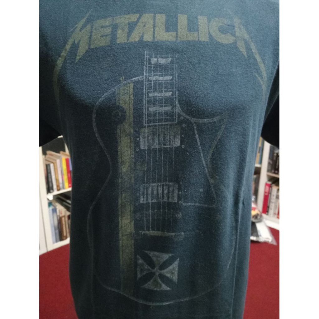 เสื้อยืดวง Metallica - Dark Guitar Logo