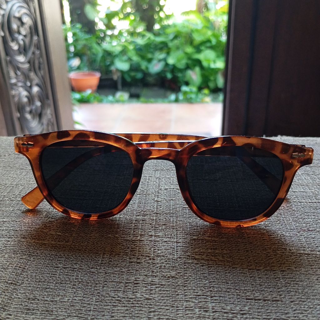 แว่นกันแดด LEOPARD สุดพิเศษ