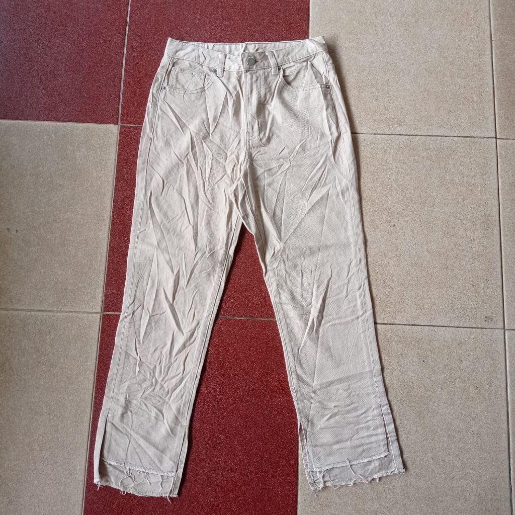 กางเกงขายาวยีนส์ Gu M. 003