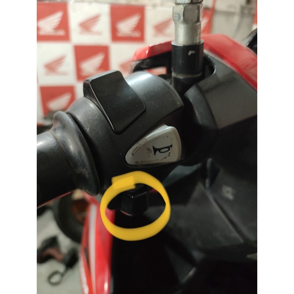 TOMBOL ปุ่มไฟเลี้ยว Vario 125/150 160LED SCOOPY GENIO PCX CB150