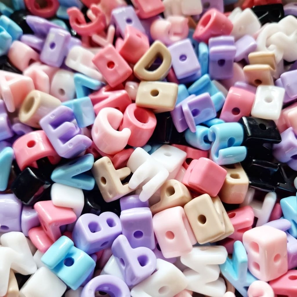 WHOLESALE 1PON ขนาดใหญ่ BEADS SILVER LETTERS VIRAL LETTERS ALPHABET พวงกุญแจ