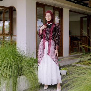 Delova Wardrobe - CLARISSA KEBAYA KUTU BARU MOERN  Dewasa Premium Modern Brukat Vintage Cantily Outfit Atasan Wanita Tali Renda Atasan Baju Pakaian Dress Wanita Brukat Tali Tulle Tile Lace Tile Lebaran Raya Kebaya