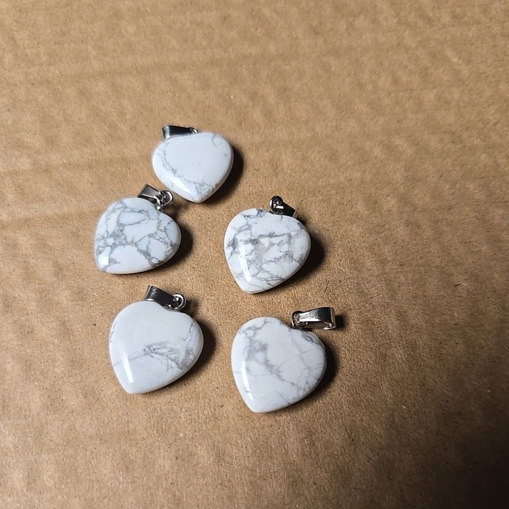 HOWLITE HEART SHAPE 2CM ของแท้ STONE PENDANT ราคาหน่วย