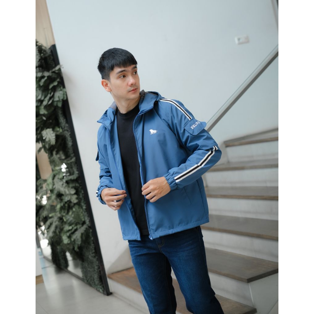 Delirium - Varsity Runner Zipp Pocket Hoodie Jacket