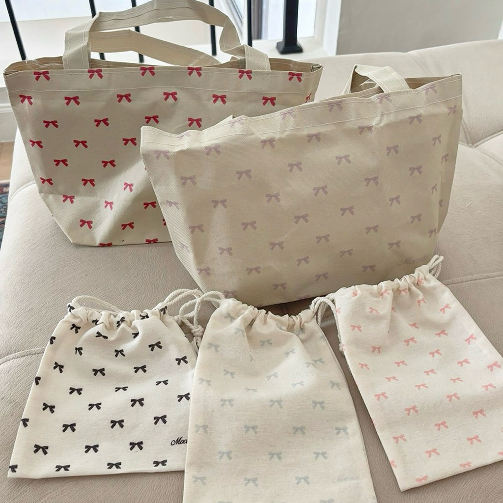 Mocorie - Marchoir Coquette Mini Bag / Coquette Ribbon Drawstring Pouch / Coquette โพลีเอสเตอร์ถุงอา