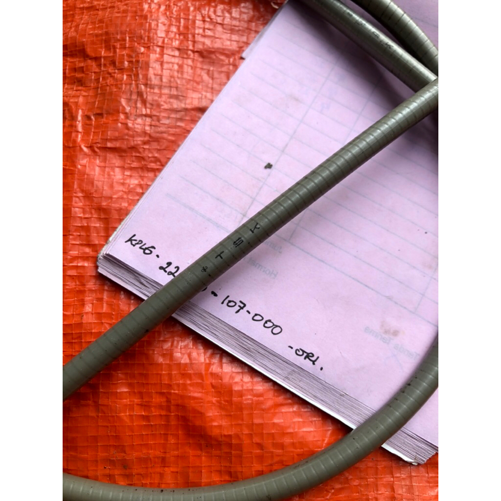 สายคลัตช์ 107 สีเทา honda cb100 cb125 cb เดิม nos japan