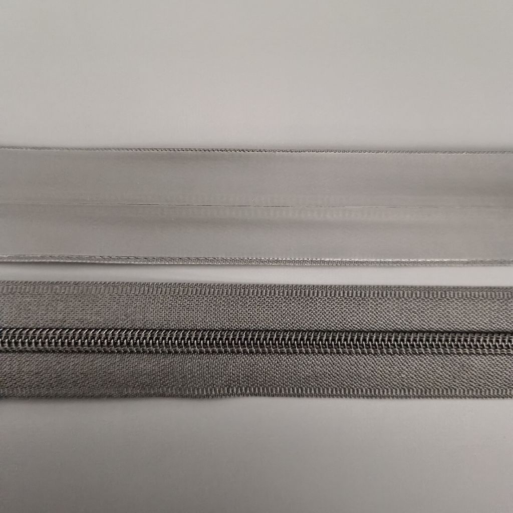 Waterproof Zipper No.5 fastex ยี่ห้อ ขายปลีกต่อ 1 เมตร