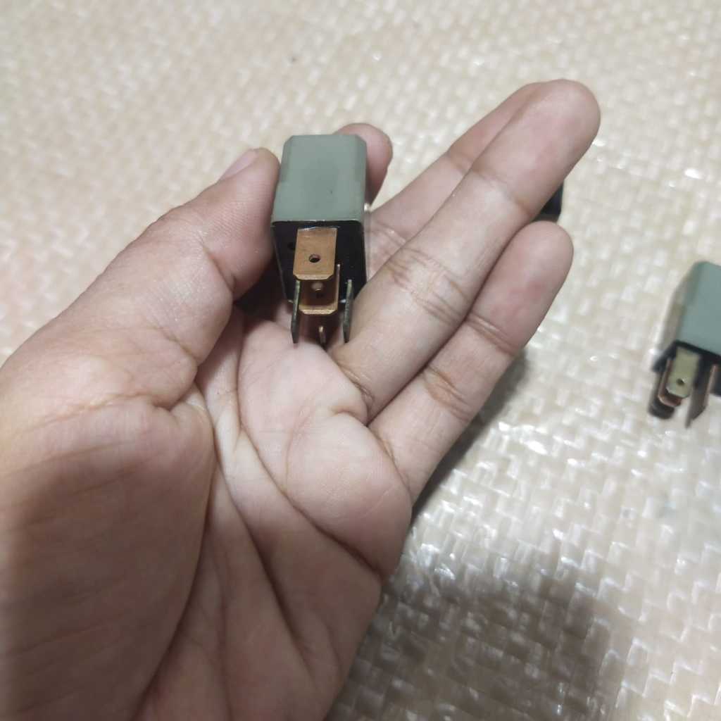 NAIS RELAY 5 LEGS 12VOLT ORIGINAL NKR