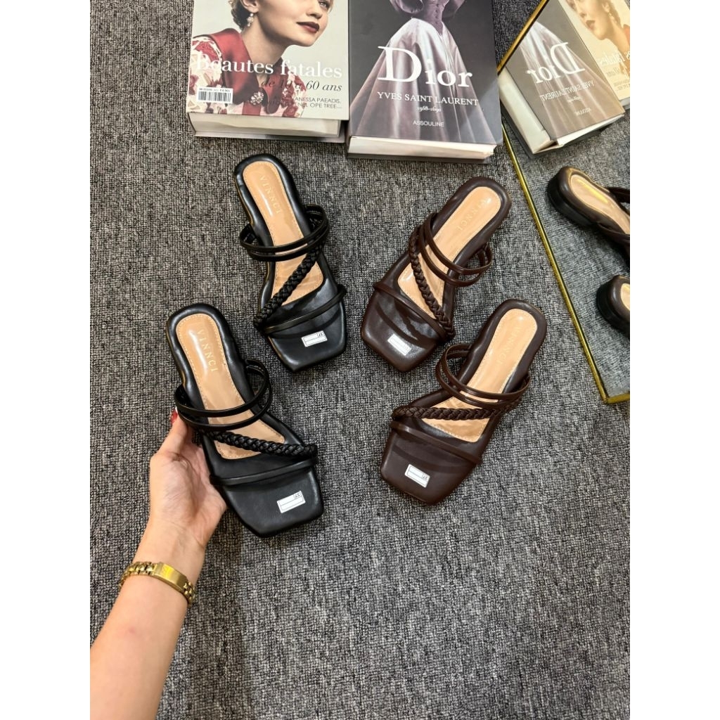 รองเท้าแตะโฟมสายถักผู้หญิง Vinnci