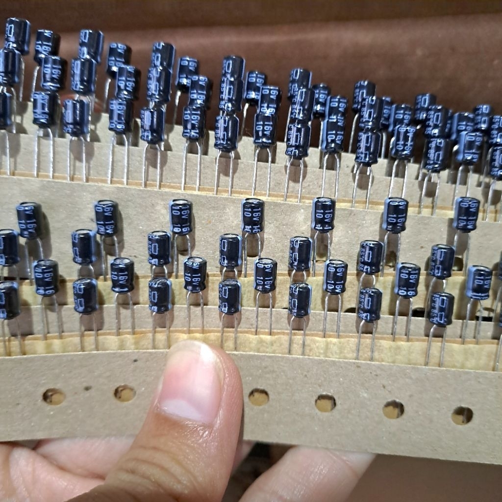10 ชิ้น Elco 10uf 16v ใหม่ Elko 10uf 16v