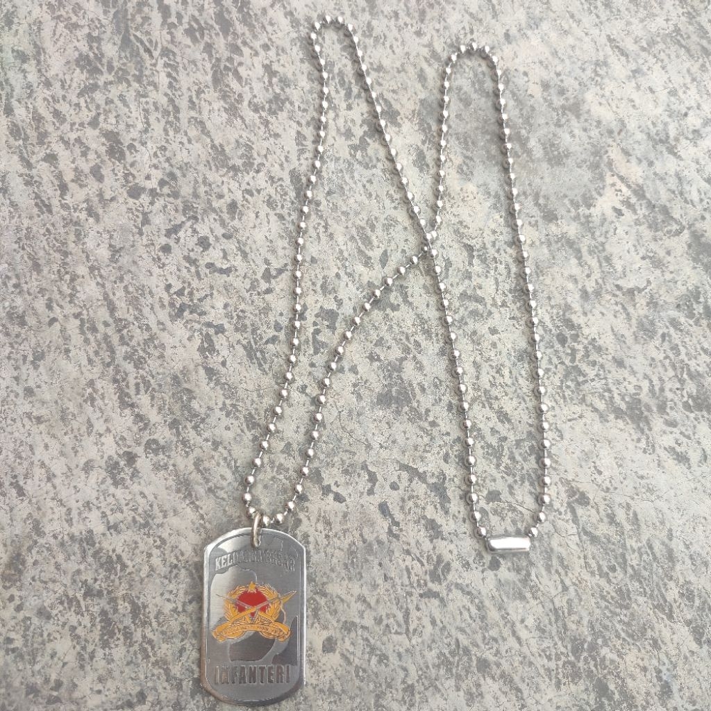 TNI Infanteri สร้อยคอสแตนเลส - สําเนียงทหารที่แข็งแกร่งและสง่างาม