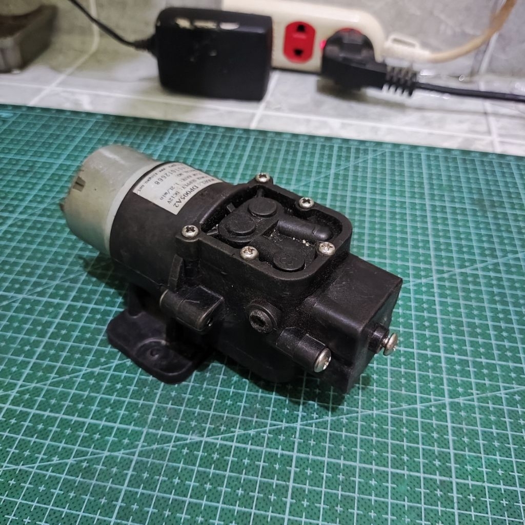 BOSTER ปั๊มน้ํา 12VDC รุ่น DP005A2