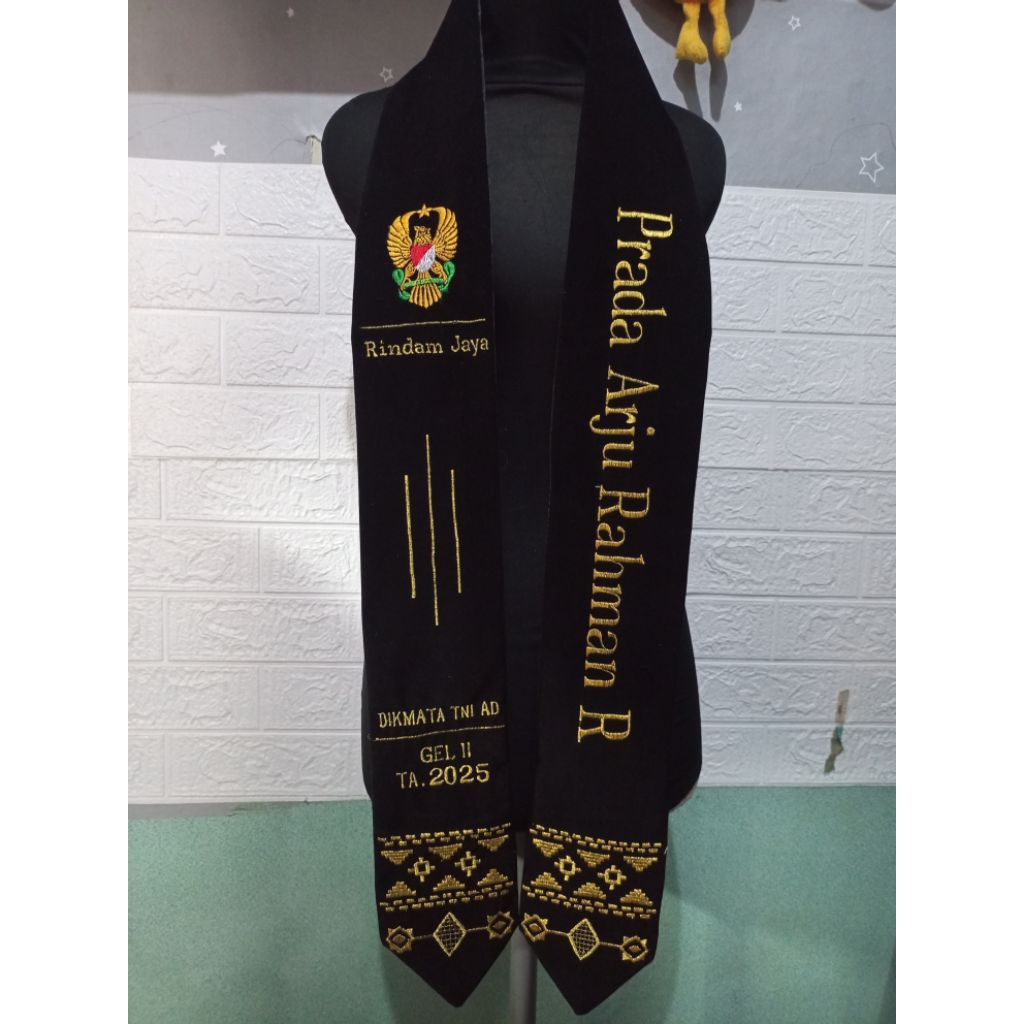 สร้อยคอผ้าบาติก TNI สีดํา สายสะพายรับปริญญา (ครบรอบ 1 วัน) กําหนดเอง