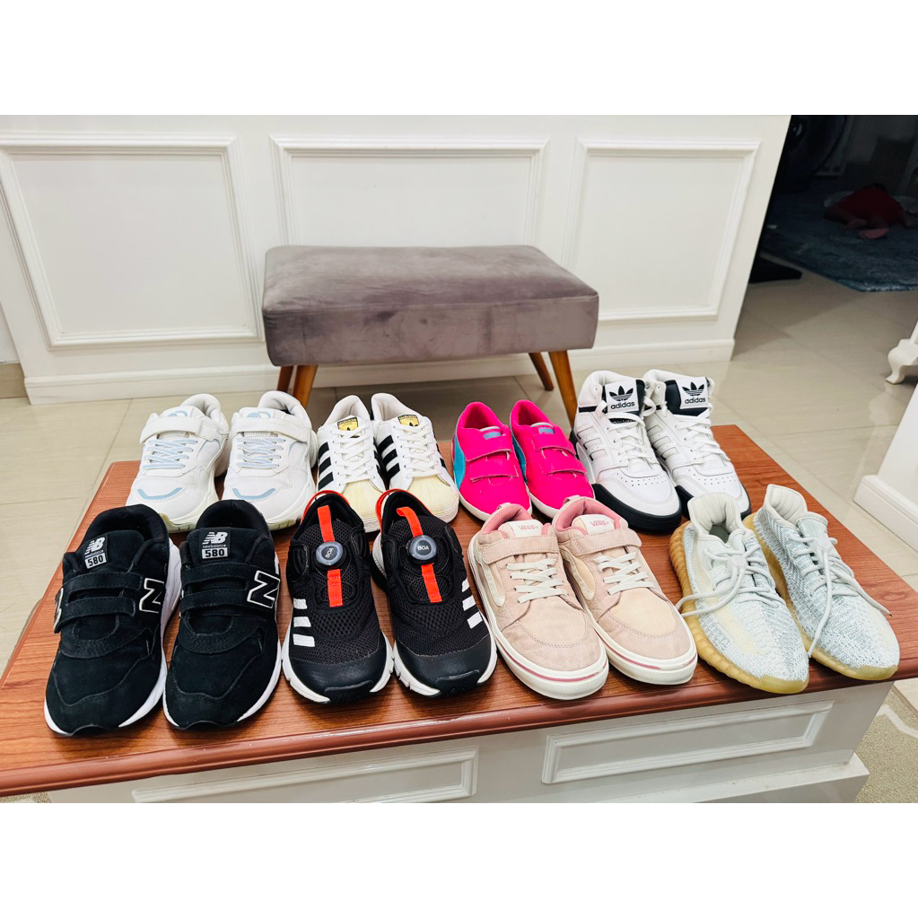 พรีเลิฟ รองเท้า ขนาด 34 และ 35 พื้นรองเท้า 21 และ 22ซม / รองเท้าเด็ก ขนาด 34 และ 35 / รองเท้านักเรีย