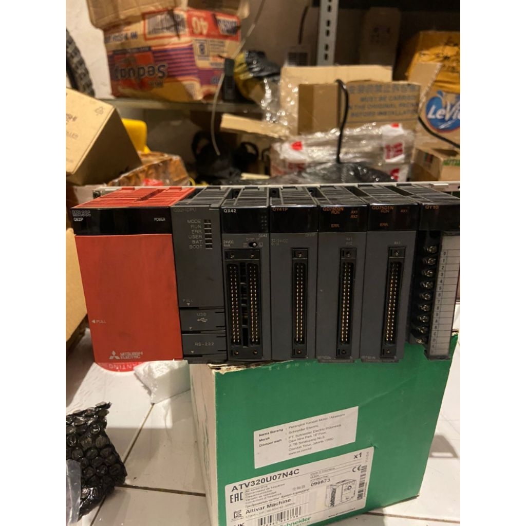 PLC Mitsubishi Melsec Q-Series Q388 Q62P Q02HCPU QX42 QY41P QD75D2N QD75D1N QY10 ชุด