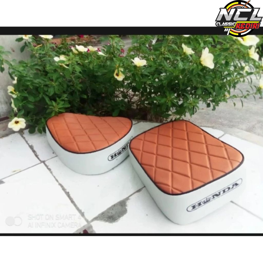 HONDA C70 C50 SEAPARATED SEAT BROWN WHITE WAJIK NEW RETAIL MODEL