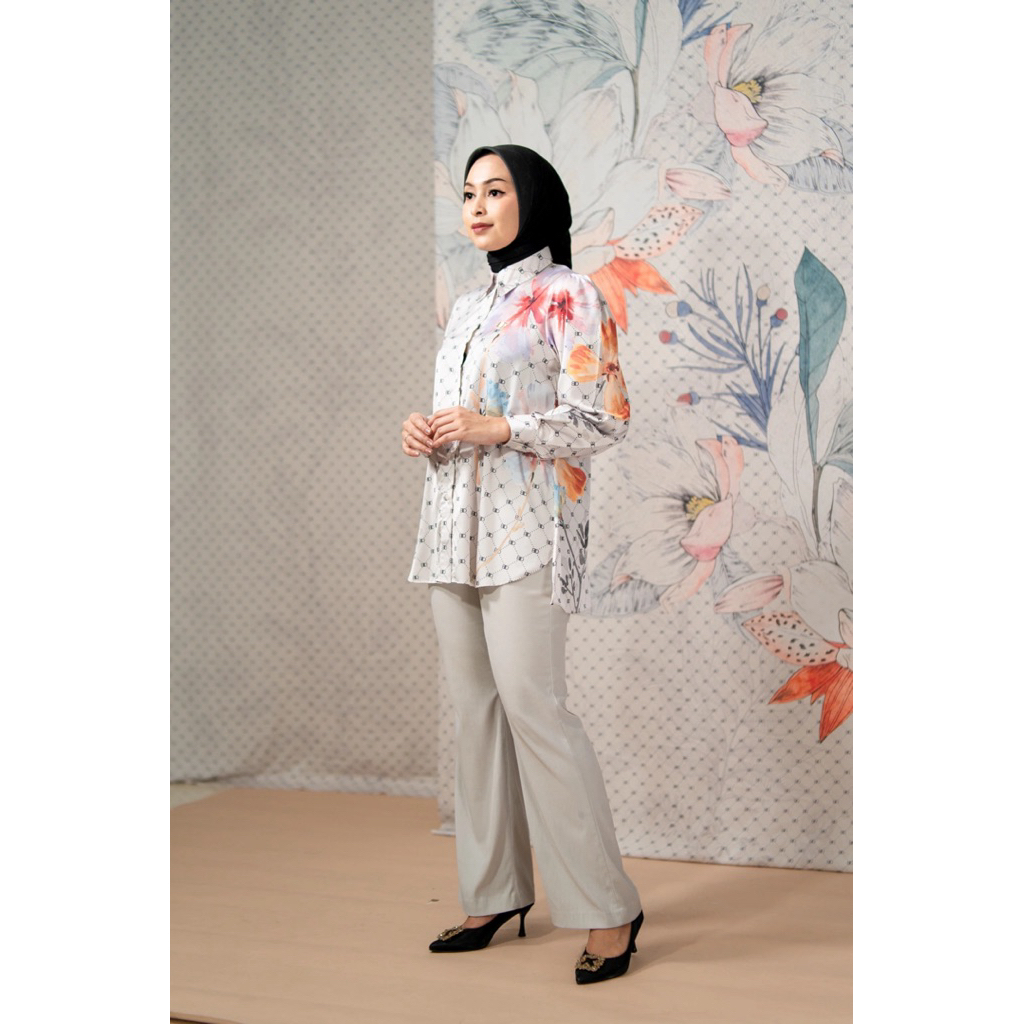 เสื้อ Flore - By Brand II