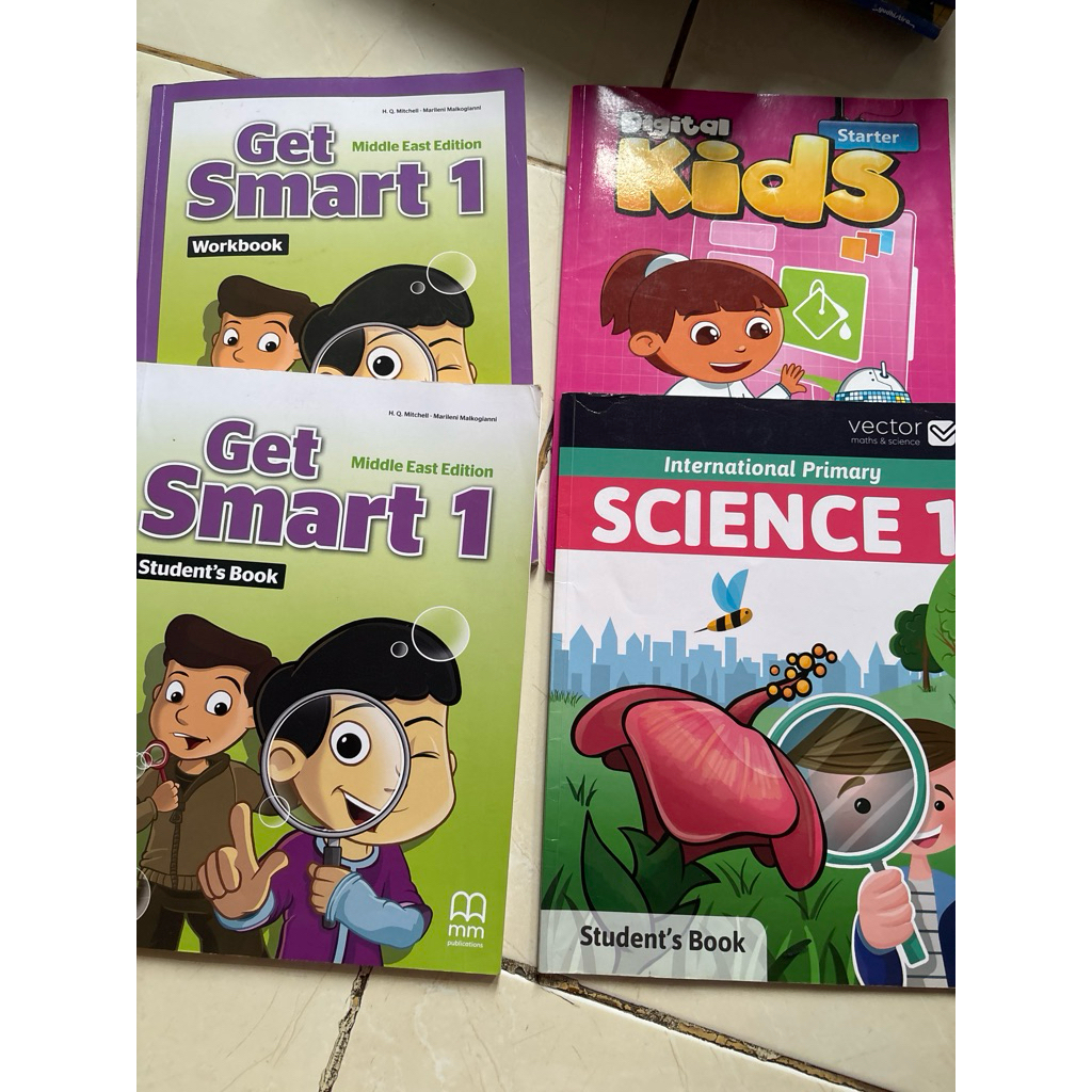 หนังสือ Vector Enigma ระดับประถมศึกษานานาชาติ Preloved class 1