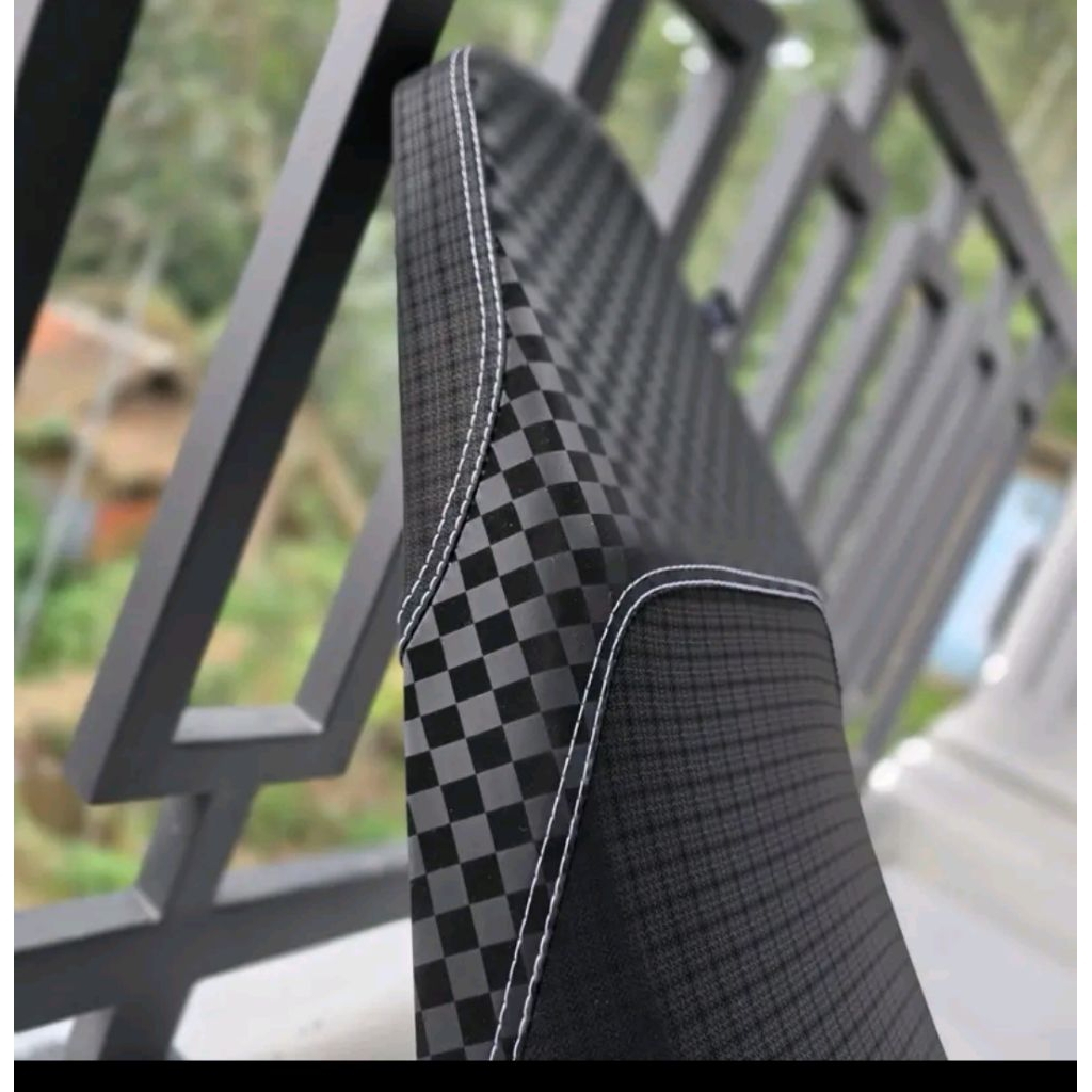 Arvi V2 Carbon Chess Venom Seat การติดตั้งหนังโดยใช้ลวดเย็บ