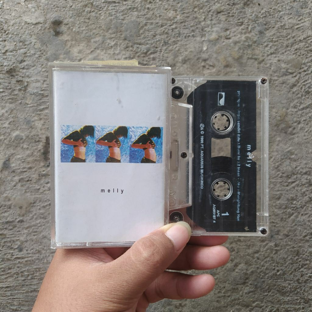 เทปคาสเซ็ท Melly - ชื่อย่อด้วยตนเอง