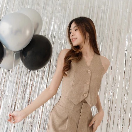 NOUREEN - REST TOP V-NECK VEST ผลิตในพรีเมี่ยม KARUN RAMI MATERIAL สีดํา