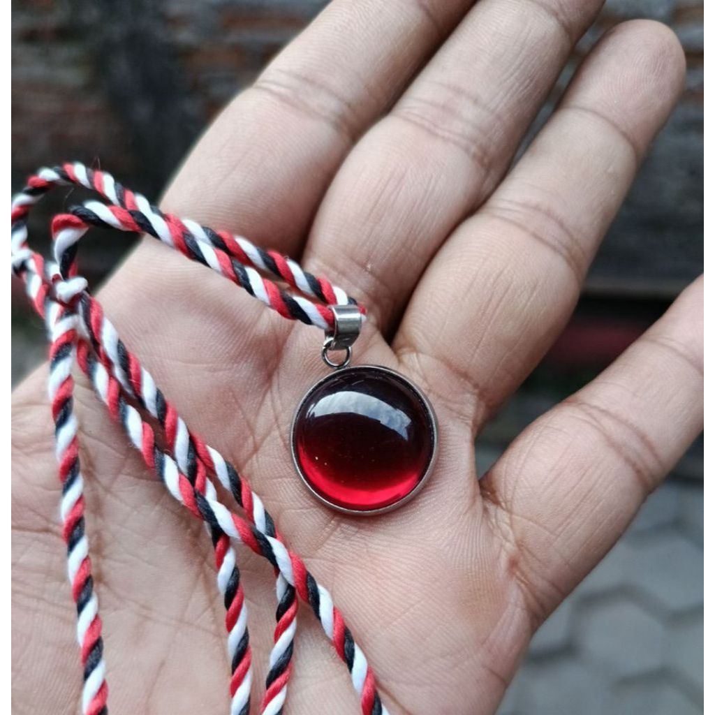 สร้อยคอ MERAH Fridatu จี้ทับทิมสีแดง รอบ Siem