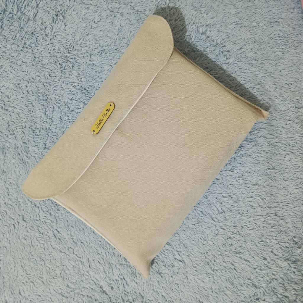 Luna Pouch Make Up Pouch กระเป๋าอเนกประสงค์ ipad